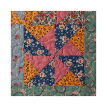 Load image into Gallery viewer, Meandering 001 pattern by Sweet Dreams Studios is an interlocking geometric pattern that works well with most any quilt top style.
