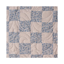 Load image into Gallery viewer, Plumes by Sweet Dreams Quilt Studio is an interlocking e2e pattern with a Modern feel.  